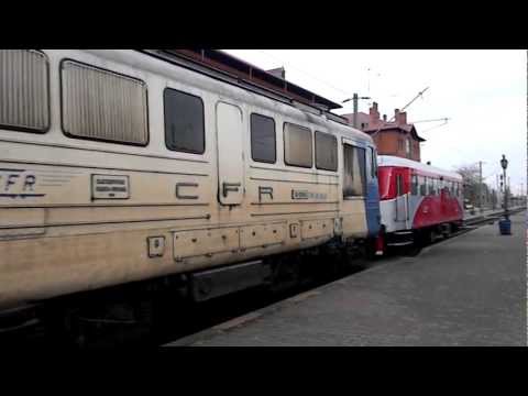 Merita vizionat !  P 5563 Botosani-Suceava Nord cu 60-1378-3 + 77-0905-8 4.12.2011