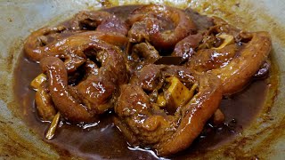Download the video "Mas Masarap Pala ang Ganitong Style ng Paksiw na Pata! Tyak na Mapapa Unli Rice ka!"