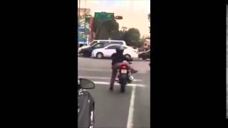 [問卦] 老一輩騎腳踏車的方式