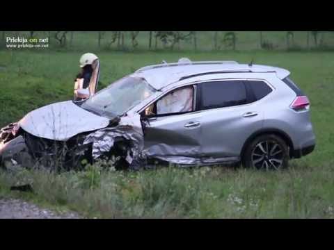 Čelno trčenje dveh osebnih vozil na Veščici