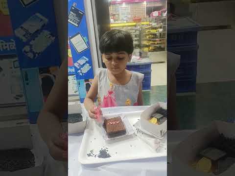 Aarohee Decorate Monginious Cake at Cake Shop#shorts #happy Cake Making Activitiy