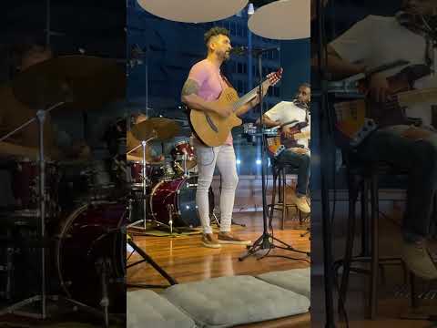 Ela É Brasileira - Gutierrez Medeiros