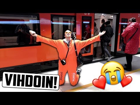 Länsimetrolla Ajelulla Ensimmäisten Joukossa! (AAMUYÖLLÄ)