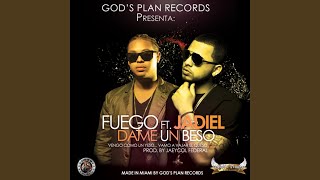 Dame Un Beso (feat. Jadiel)