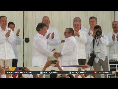 Colombian journalists split over FARC peace deal vote