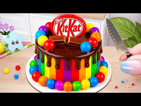 ASMR de Mini Pastel Satisfactorio 🍫 Pastel de Chocolate KitKat Arcoíris  Receta de Postre en Miniat