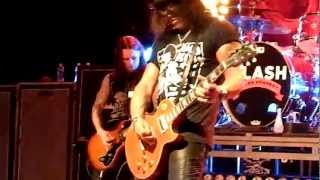 Slash playing "Watch this" LIVE at The Orphium