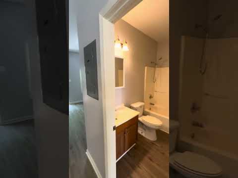 1332 E Illinois property video