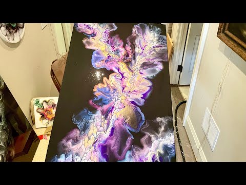 #115 Iridescent #bloom vine! So sparkly!