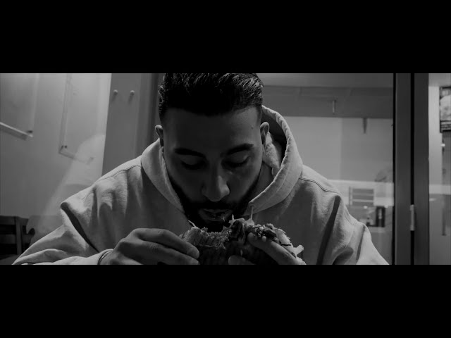 Blockjunge von Samra ((jetzt ansehen))