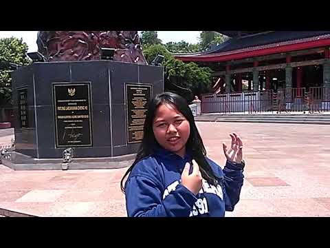 Local guide in Sam Poo Kong