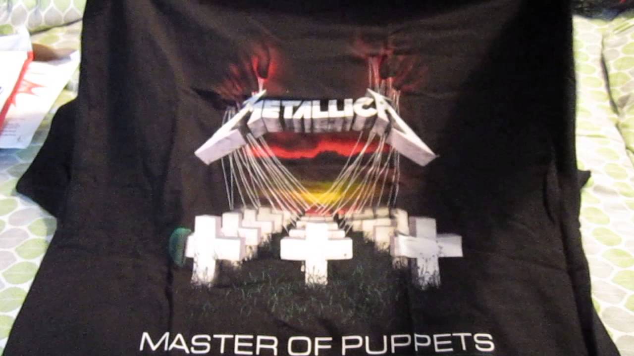 Metallica Master of Puppets T-Shirt Unwrapping