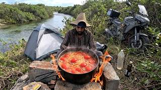 COZINHANDO NUM ACAMPAMENTO RAIZ NO MEIO DO MATO Ep 150