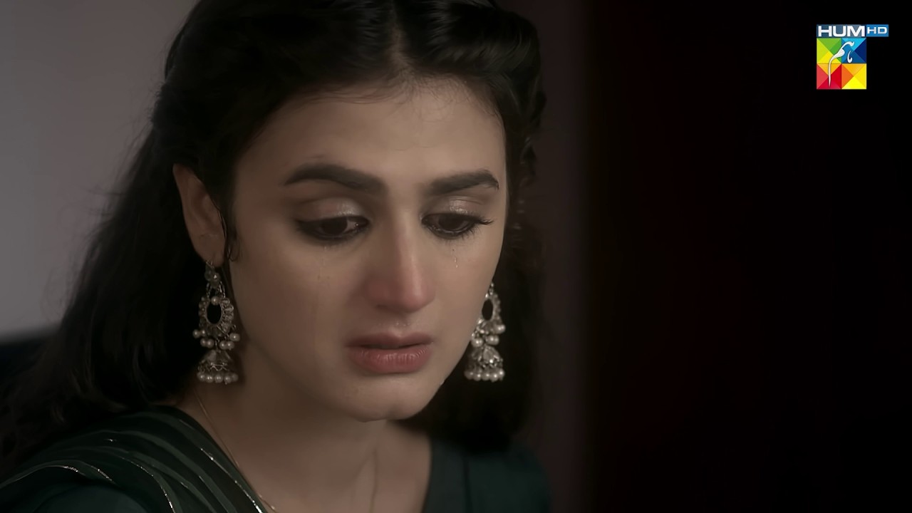 Mujhe Chhor Ke Mat Jao, Safdar...! #Aangan #SajalAly #humtv
