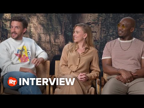 侏羅紀世界重生》劇組談喬納森-貝利的眼鏡、創作恐怖片等問題 (The 'Jurassic World Rebirth' Cast on Jonathan Bailey's Glasses, Creating a Horror Film, and More)