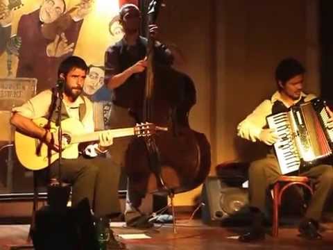 La Característica Orquesta - La Cumparsita