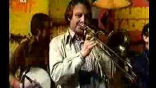 Toot Toot Tootsie  --  ALEX  WELSH