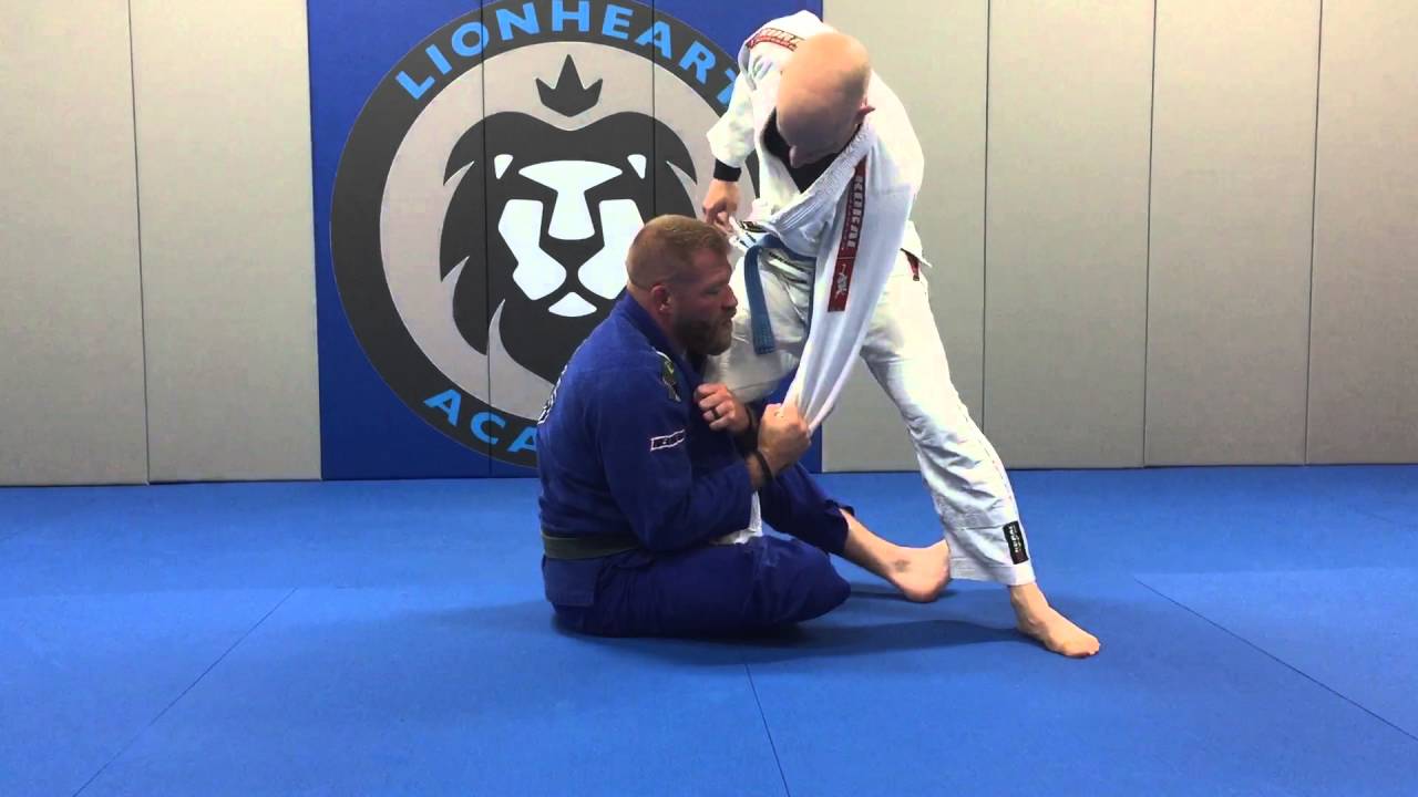 Seated Half Guard Position