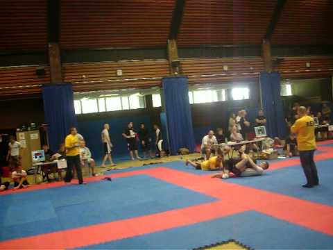 Go To The Ground 2 - Michael Peachey 2nd fight under 77kg intermediate.mov