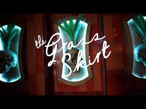 Magician Nick Ivory performing at San Diego's Hidden Tiki Lounge, The Grass Skirt!