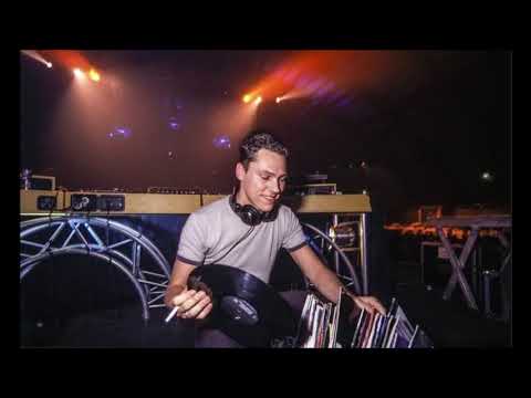 DJ Tiesto Live @ Revolution, Heineken Music Hall, Amsterdam 08.11.2003