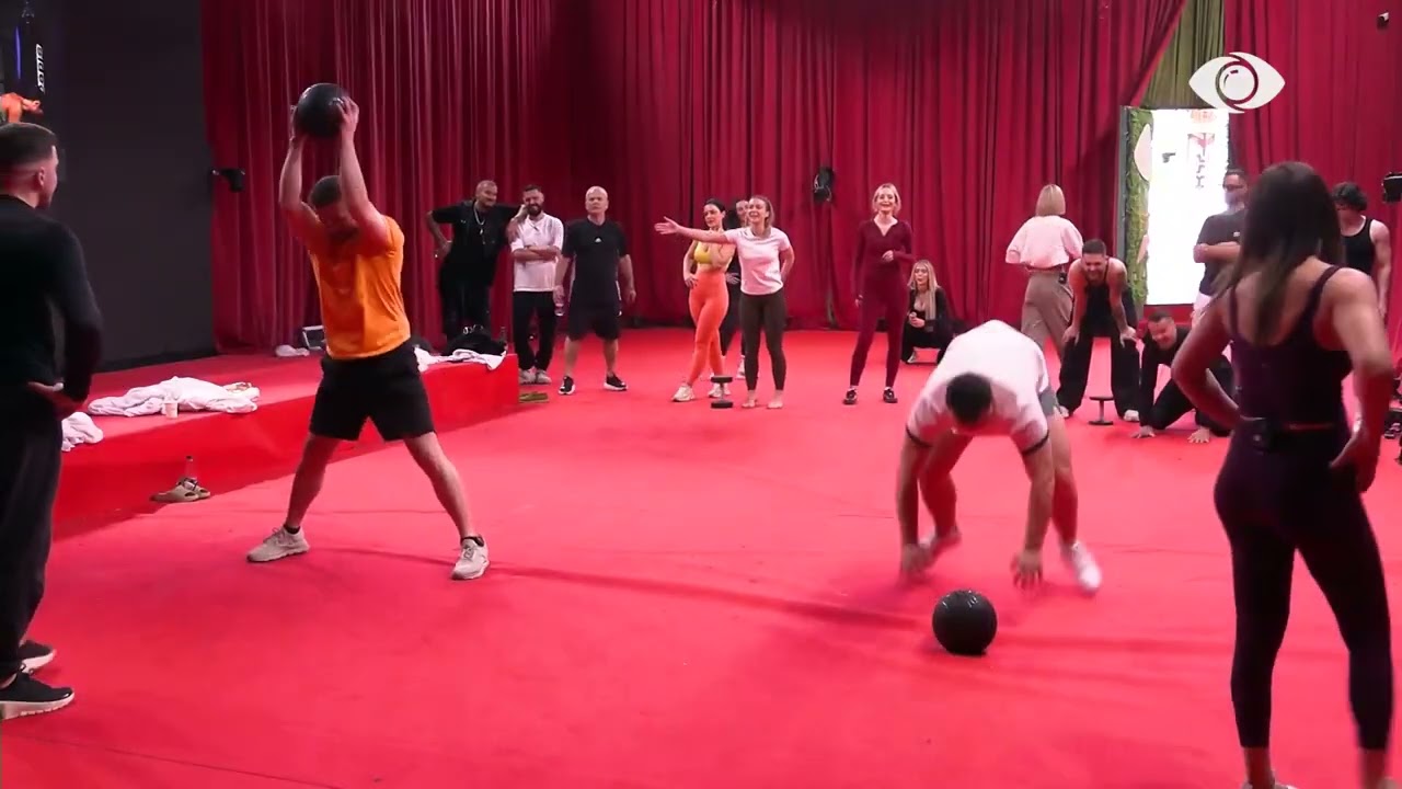 Banorët vijojnë stërvitjen në Arenë