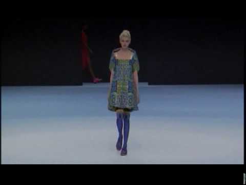 Paris : Défilé Issey Miyaké-Prêt-à-Porter Femme Printemps/Eté 2010