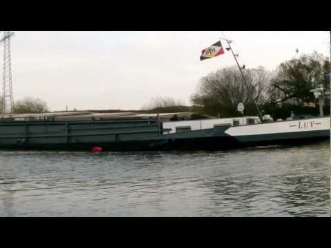 Vorbeifahrt Binnenschiff Luv GMS 04602760 zu Berg auf der Hunte beim WSA in Oldenburg