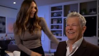 Katharine McPhee Foster &amp; David Foster - Carol of the bells @ CFAXSantasAnonymous (10 December 2021)