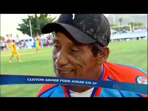 Disputado por clubes paulistas, Cleiton Xavier aproveita férias no sertão de Alagoas