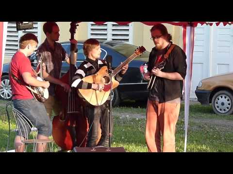 Trailhead - Padá déšť