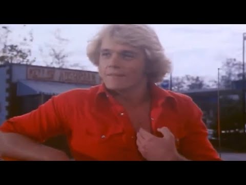 Bo Duke Flirting Moments - Season 1-7