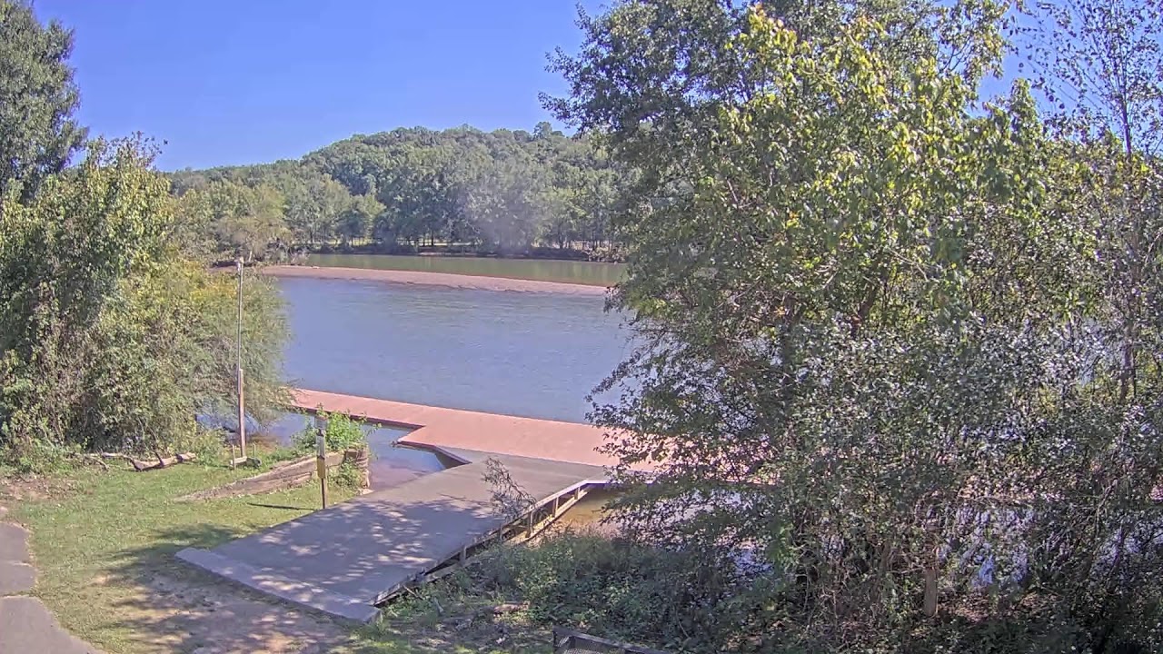 Live webcam view of Atlanta Rowing Club Dock, Chattahoochee River