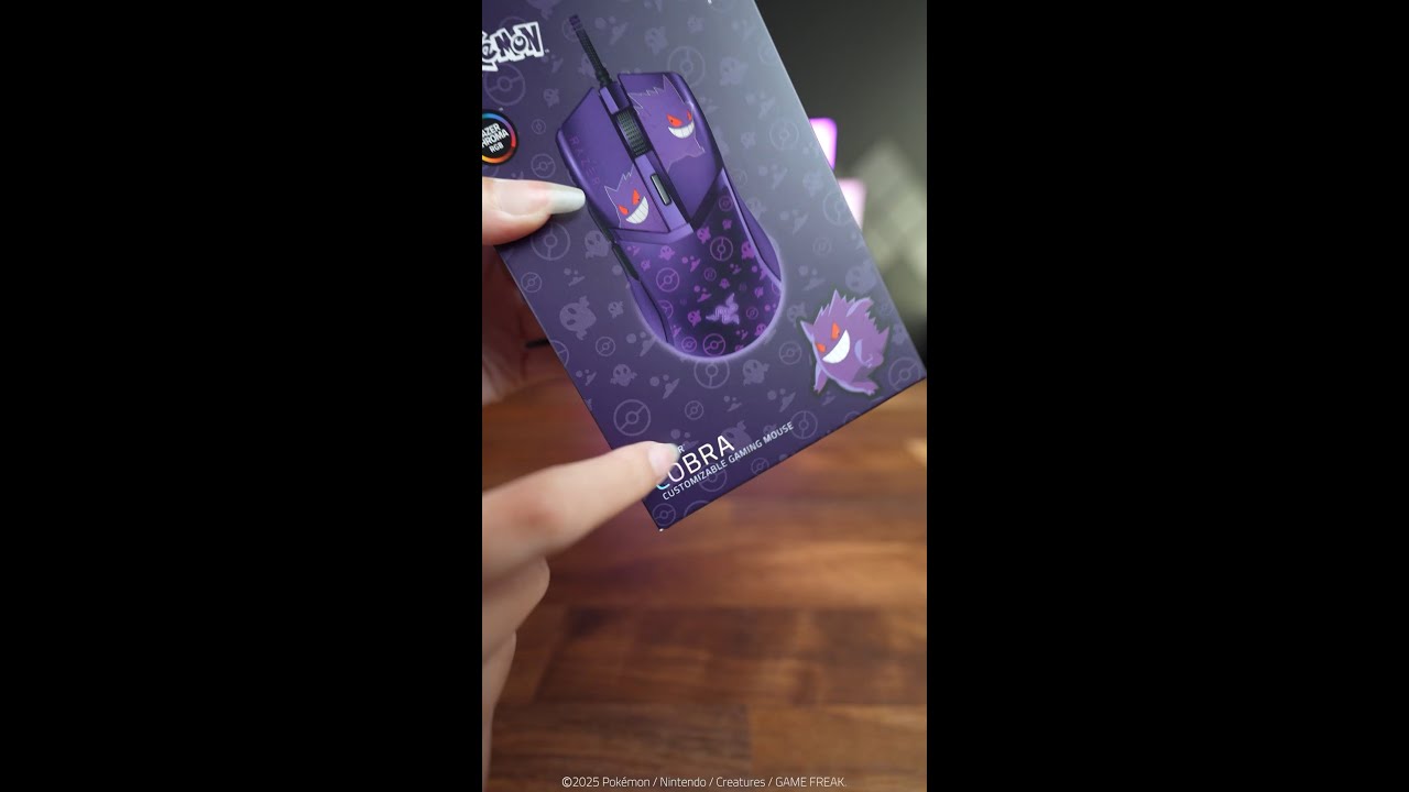 Unboxing the Pokémon Gengar Collection