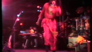 09 - Peter Tosh - Equal Rights & Downpressor Man (Live)