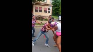 preview picture of video '(Syracuse) Cusetown Girl Fight on Hudson Street'