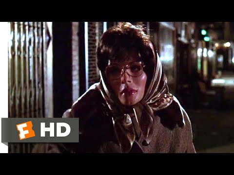 ナイトホークス』（1981年）-女装シーン（1/10）｜Movieclips (Nighthawks (1981) - Disguised as a Woman Scene (1/10) | Movieclips)