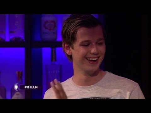 Mats Valk lost in paar seconden Rubik's kubus op - RTL LATE NIGHT