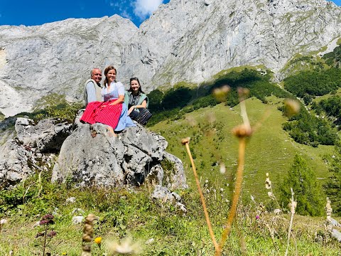 Lied des Monats "August" - Wohl auf der Alm // UNSA OANS // Almbach Dreigesang