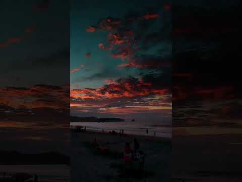 un hermoso atardecer en las playas de Atacames, esmeraldas, ecuador