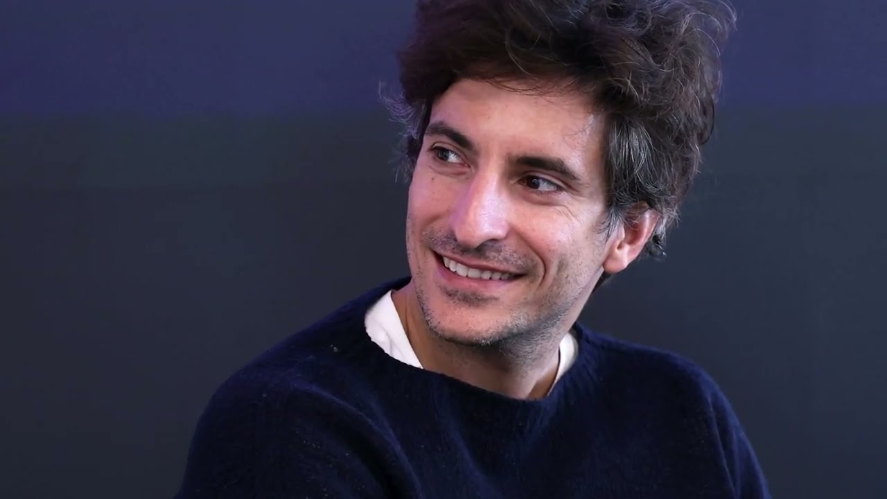 Prada Group завершила сделку по приобретению Versace у Capri Holdings 