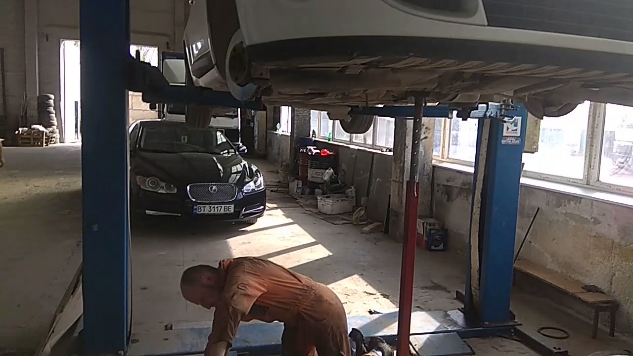 Как снять подрамник Меган 2: пошаговая инструкция