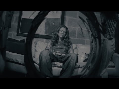 Elana Dara - Músicas de Amor no Meu LP (Clipe Oficial)