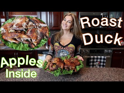 How to Make Roast Duck w/ Apples Inside *EASY AND DELICIOUS*