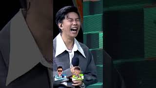 Download lagu หลังกำแพงคนแรกที่ร้องเพลงมาก | The Wall Song ร้องข้ามกำแพง mp3
