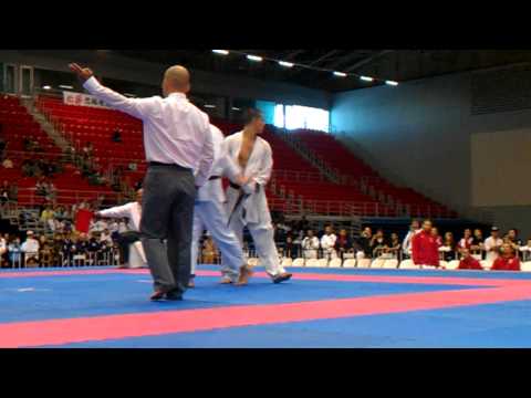 Kumite men's quarter final Koji Chubachi JPN vs Arnaud Vicaire (BEL).3gp