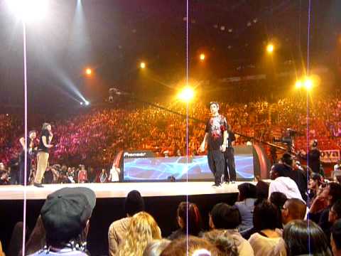 Juste Debout Paris 2012 - House 1/8 Finals Veusty & Tonyz Vs Raf and Banzay