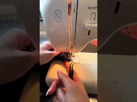 Čabraka na koně - přišívání oušek #cabrakyodmarkety #horse #horsefashion #handmade #koně