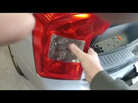 Kia Rondo / Kia Carens Tail light Removal and Bulb Replacement