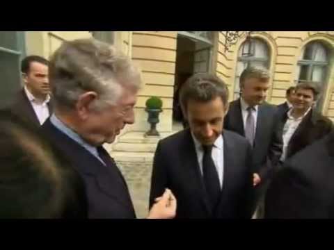 Sarkozy Je suis encore Président   Sarkozy recadre un journaliste américain.flv